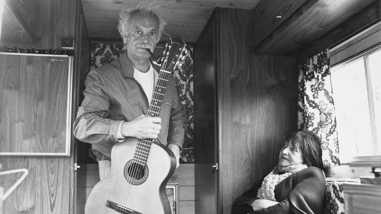 Georges Brassens mit seiner Lebensgefährtin Joha Heiman, aufgenommen 1981 Georges Brassens mit seiner Lebensgefährtin Joha Heiman, aufgenommen 1981