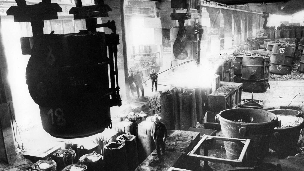Produktion im VEB Rohrkombinat und Stahl- und Walzwerk Riesa 1979 Produktion im VEB Rohrkombinat und Stahl- und Walzwerk Riesa 1979