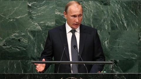 Der russische Präsident Putin hinter dem Rednerpult in der Generaldebatte der Vereinten Nationen in New York