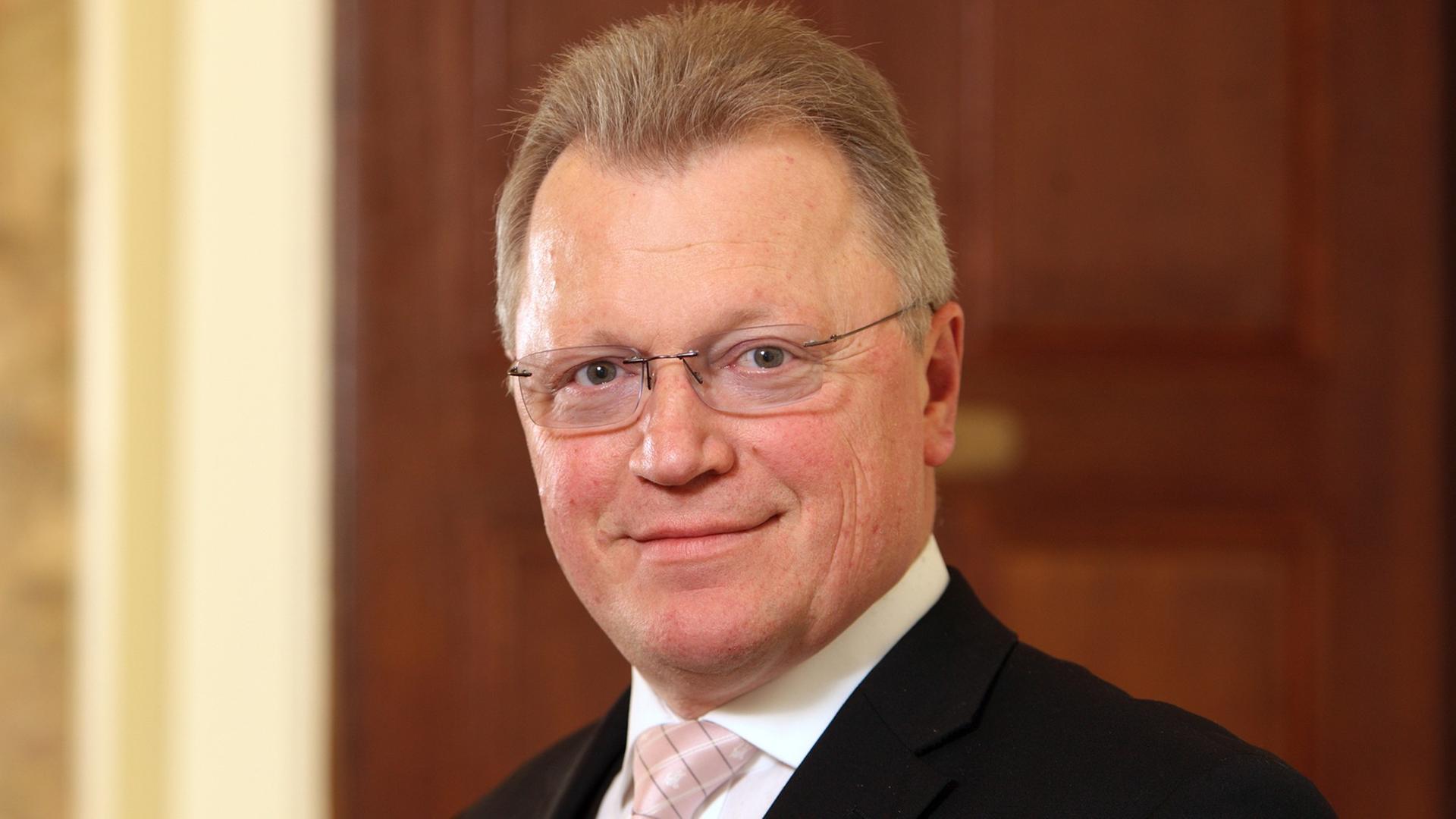 Eberhard Sandschneider, Direktor der Deutschen Gesellschaft für Auswärtige Politik (DGAP). Eberhard Sandschneider, Direktor der Deutschen Gesellschaft für Auswärtige Politik (DGAP).