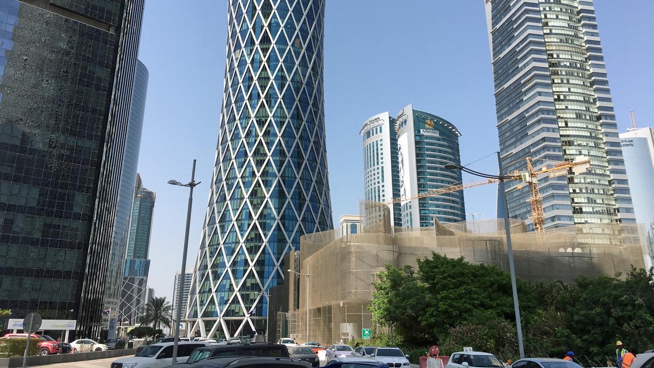 Der Bauboom in Doha hält trotz des Boykotts an. Der Bauboom in Doha hält trotz des Boykotts an.