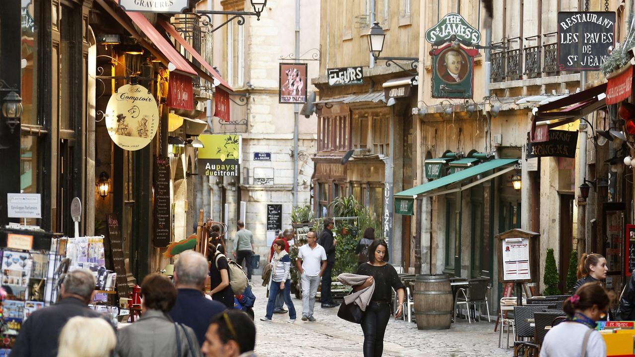 Straßenszene in der Altstadt von Lyon Straßenszene in der Altstadt von Lyon