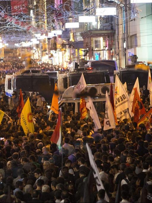 Antiregierungsproteste in Istanbul nach dem Anschlag in Ankara.