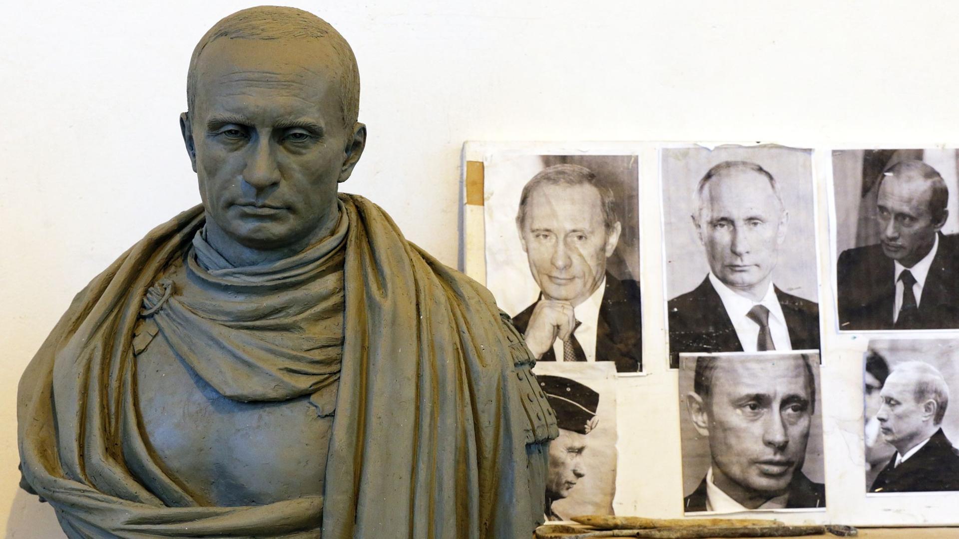 Eine Büste des russischen Präsidenten Wladimir Putin Eine Büste des russischen Präsidenten Wladimir Putin