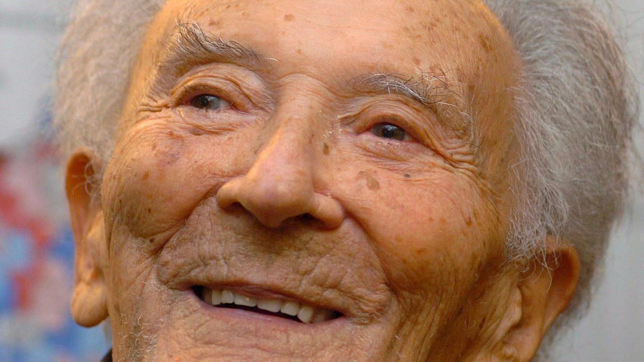Der Zeithistoriker Francois Fejtö starb im Jahr 2008. Der Zeithistoriker Francois Fejtö starb im Jahr 2008.