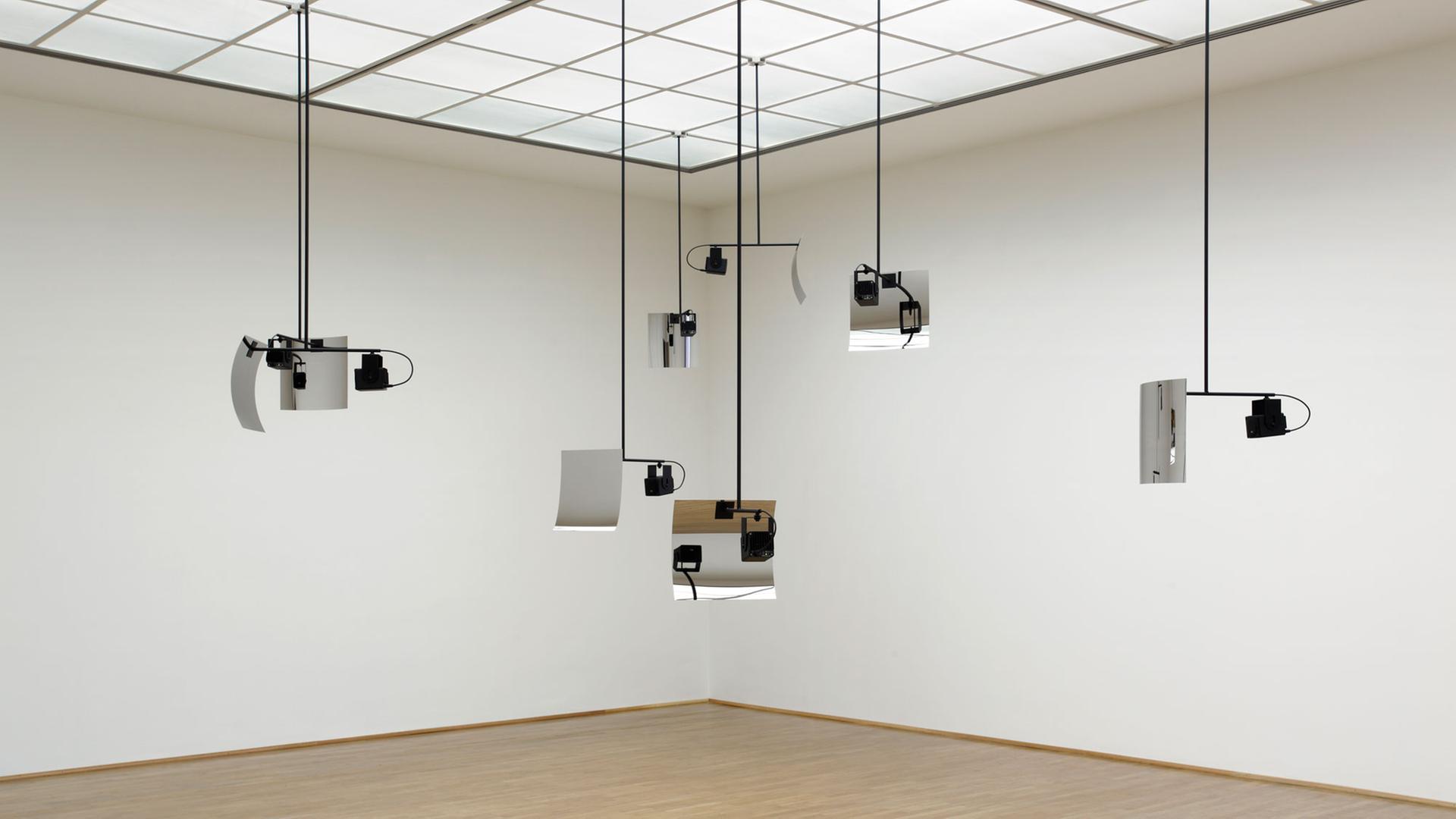 Installationsansicht der Arbeit Event Stream Object, 2010 von Florian Hecker im MMK Museum für Moderne Kunst Frankfurt am Main, 2010 Installationsansicht der Arbeit Event Stream Object, 2010 von Florian Hecker im MMK Museum für Moderne Kunst Frankfurt am Main, 2010