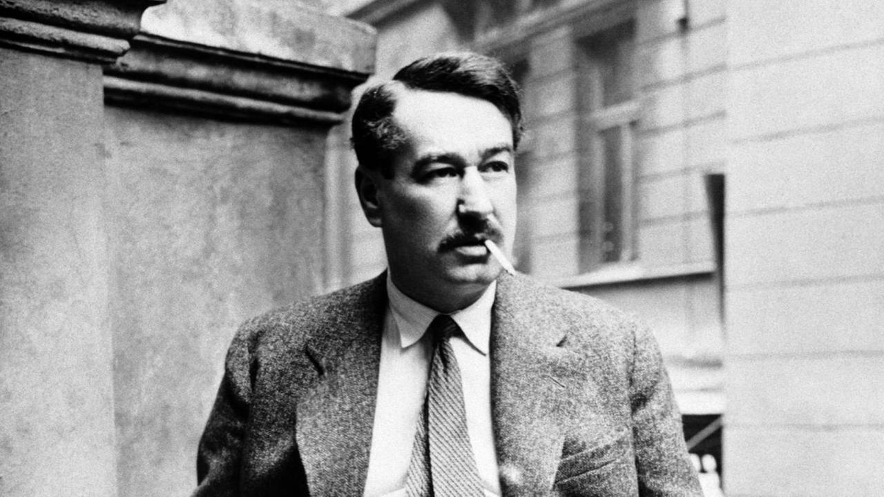 Egon Erwin Kisch (1885-1948) Egon Erwin Kisch (1885-1948)