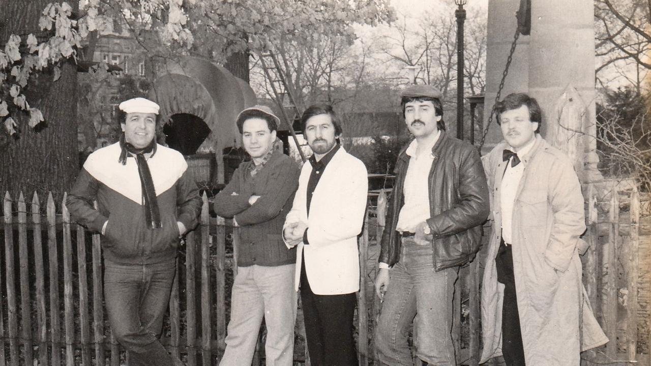 Mustafa Kuş mit seiner vierköpfigen Band İmece, undatierte Aufnahme