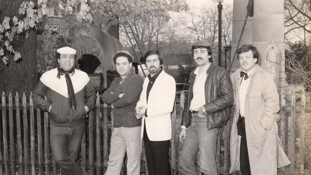 Mustafa Kuş mit seiner vierköpfigen Band İmece, undatierte Aufnahme Mustafa Kuş mit seiner vierköpfigen Band İmece, undatierte Aufnahme