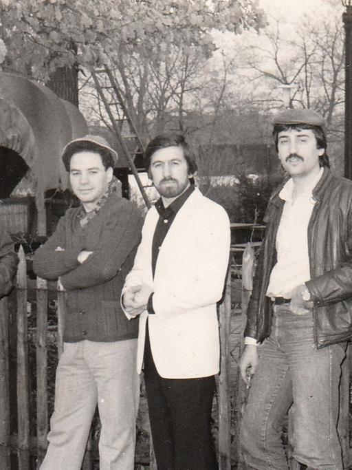 Mustafa Kuş mit seiner vierköpfigen Band İmece, undatierte Aufnahme