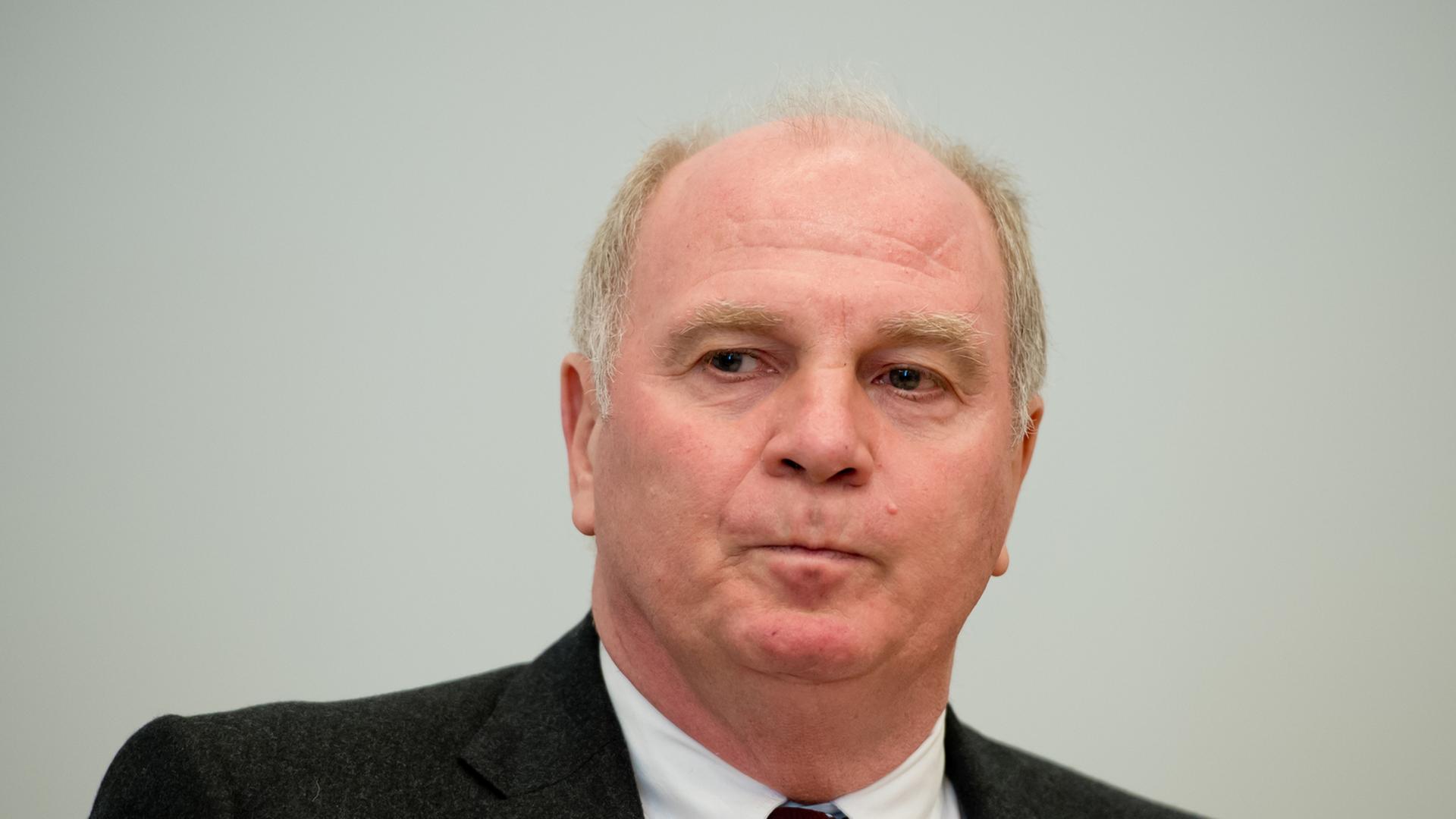 Uli Hoeneß im Gerichtssaal des Münchner Landgerichts Uli Hoeneß im Gerichtssaal des Münchner Landgerichts