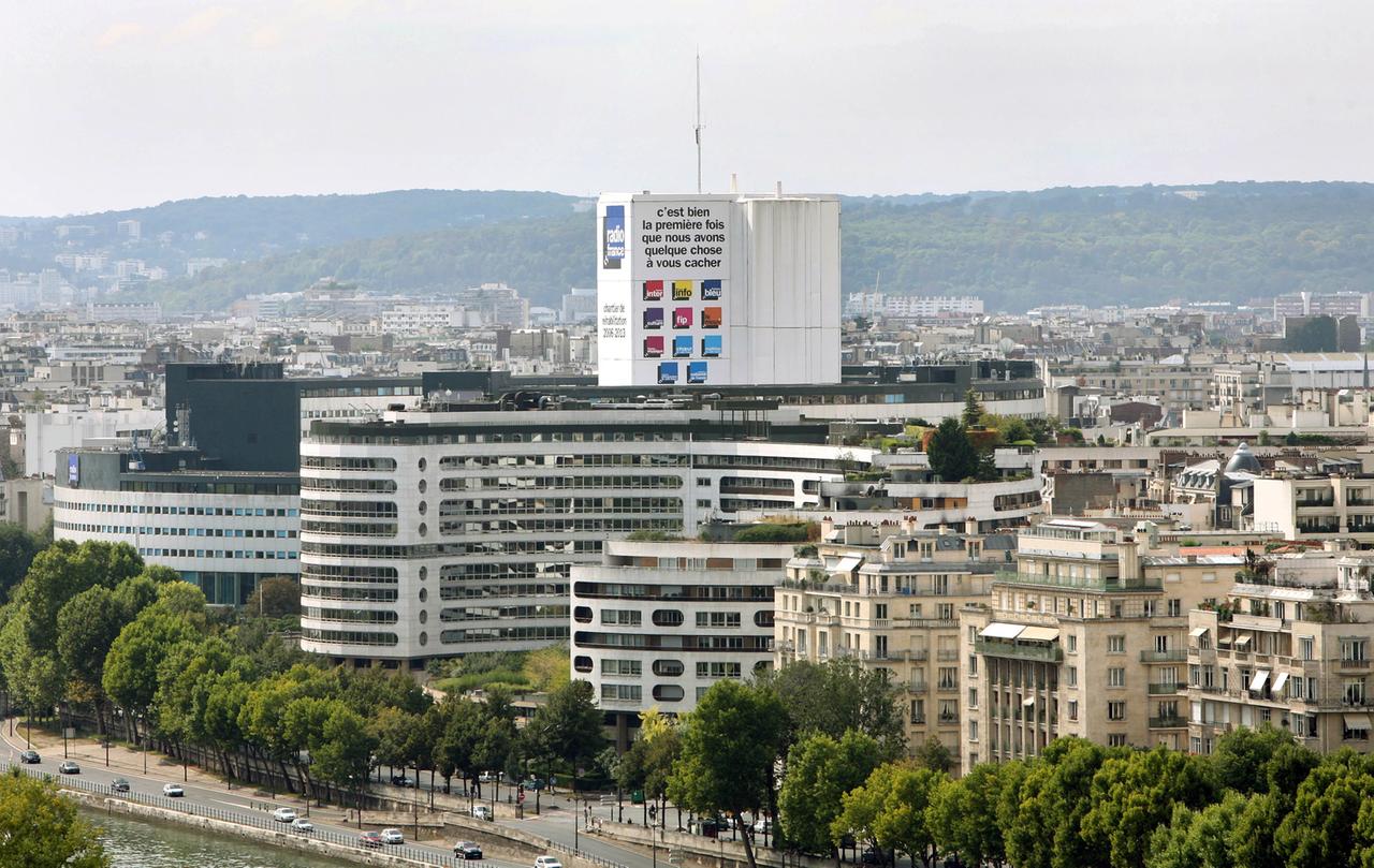 Blick vom Eiffelturm in Paris auf das Rundfunkhaus (Maison de la Radio) Blick vom Eiffelturm in Paris auf das Rundfunkhaus (Maison de la Radio)