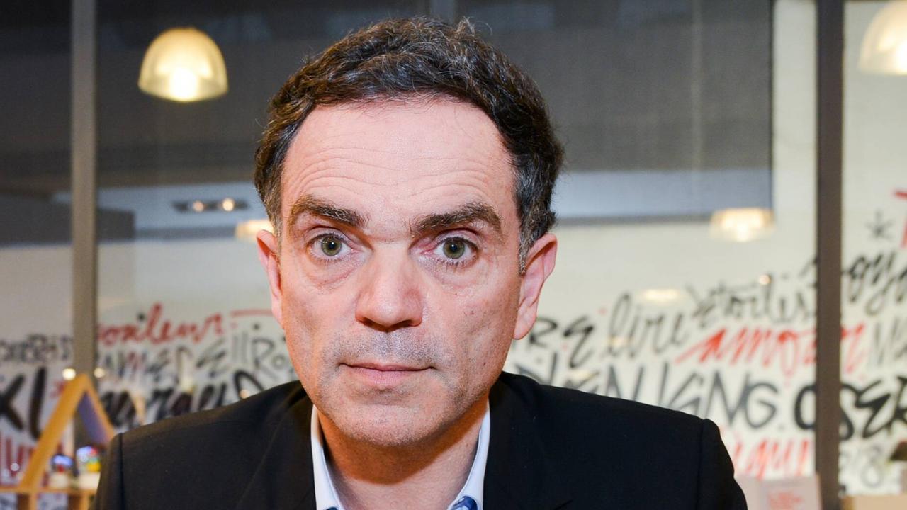 Frontalers Portrait vom Schriftsteller Yann Mois. Frontalers Portrait vom Schriftsteller Yann Mois.