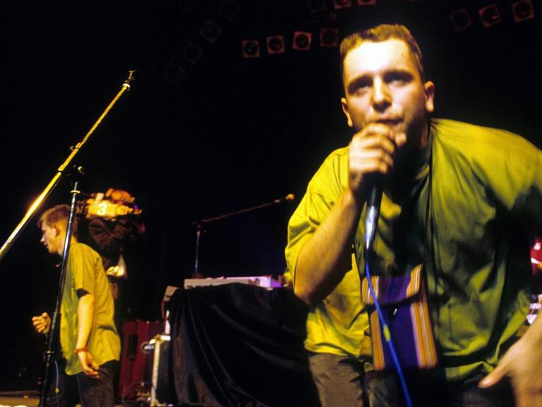 Rock da Most zählt zu den ersten deutschen HipHop-Bands. Hier ist die Band bei einem Konzert in Berlin zu sehen.