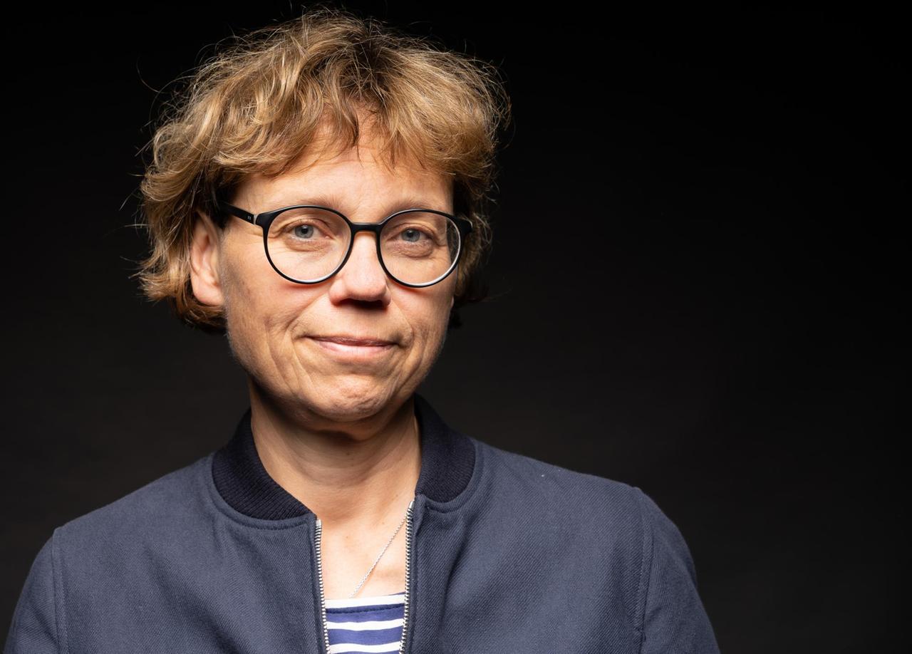 Porträt der Publizistin Andrea Roedig. Porträt der Publizistin Andrea Roedig.