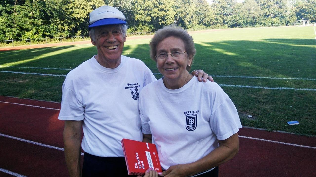 Porträt von Udo und Gisela Köster auf der Weddinger Hanne-Sobek-Sportanlage Porträt von Udo und Gisela Köster auf der Weddinger Hanne-Sobek-Sportanlage