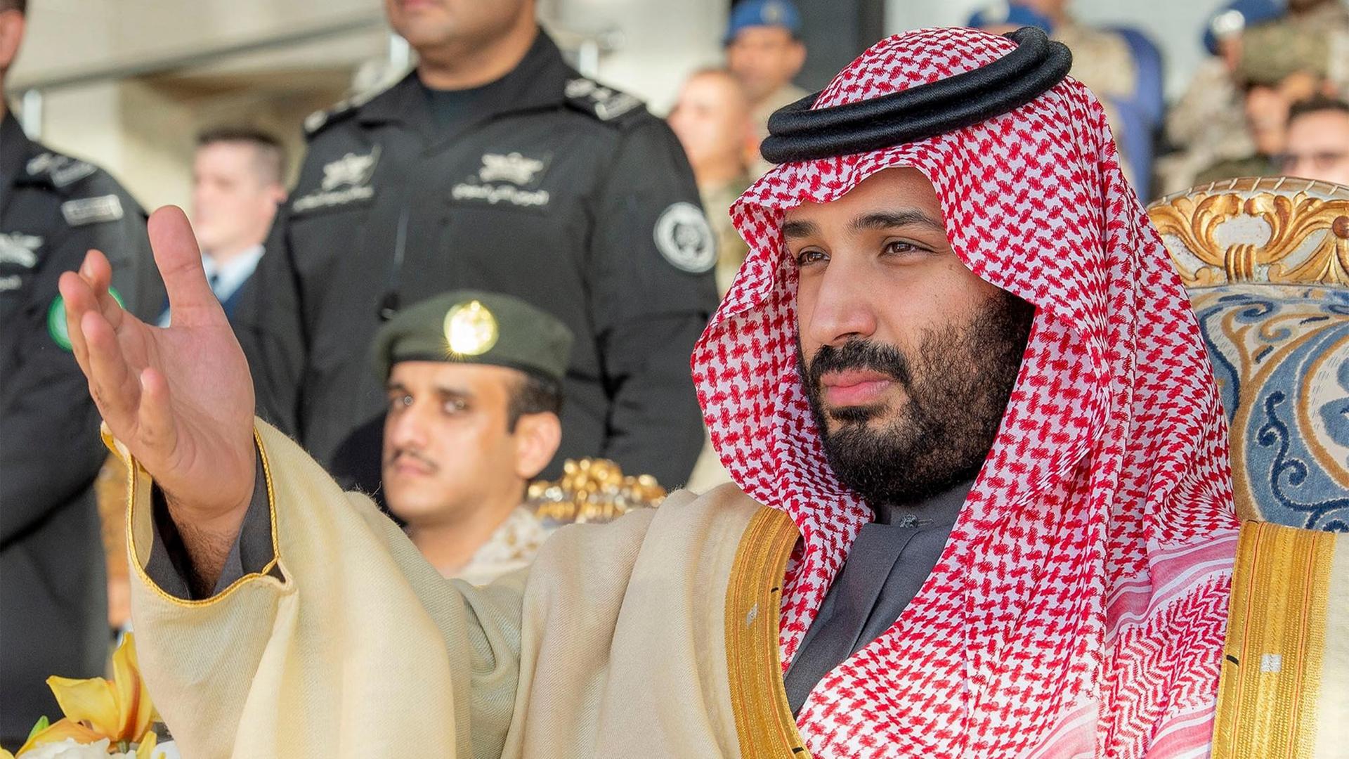 Der saudische Kronprinz Mohammed bin Salman bei eine Feier im Dezember 2018 auf dem Luftwaffenstützpunkt König Faisal in Tabuk, Saudi-Arabien Der saudische Kronprinz Mohammed bin Salman bei eine Feier im Dezember 2018 auf dem Luftwaffenstützpunkt König Faisal in Tabuk, Saudi-Arabien