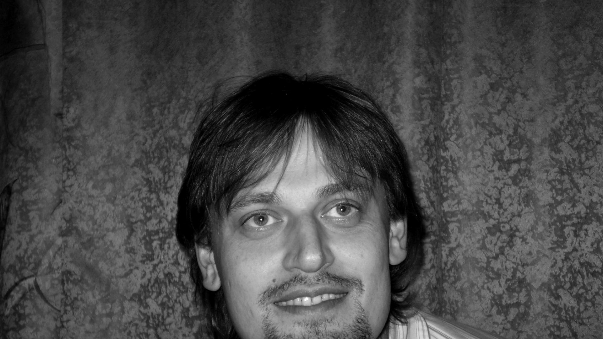 Der ukrainische Autor und Buchübersetzer Jurko Prochasko (undatiertes handout) sagt in einem Gespräch mit der Nachrichtenagentur dpa, die Literatur aus Weißrussland und der Ukraine ist für Deutschland noch ein ungehobener Schatz. "Wir haben eine reiche und vielschichtige Literaturszene. Aber von den Westeuropäern wird sie behandelt, als gehöre sie nicht dazu." (zum dpa-Gespräch: "Ukrainischer Autor: Unsere Länder noch terra incognita" vom 13.03.2012). Der ukrainische Autor und Buchübersetzer Jurko Prochasko (undatiertes handout) sagt in einem Gespräch mit der Nachrichtenagentur dpa, die Literatur aus Weißrussland und der Ukraine ist für Deutschland noch ein ungehobener Schatz. "Wir haben eine reiche und vielschichtige Literaturszene. Aber von den Westeuropäern wird sie behandelt, als gehöre sie nicht dazu." (zum dpa-Gespräch: "Ukrainischer Autor: Unsere Länder noch terra incognita" vom 13.03.2012).