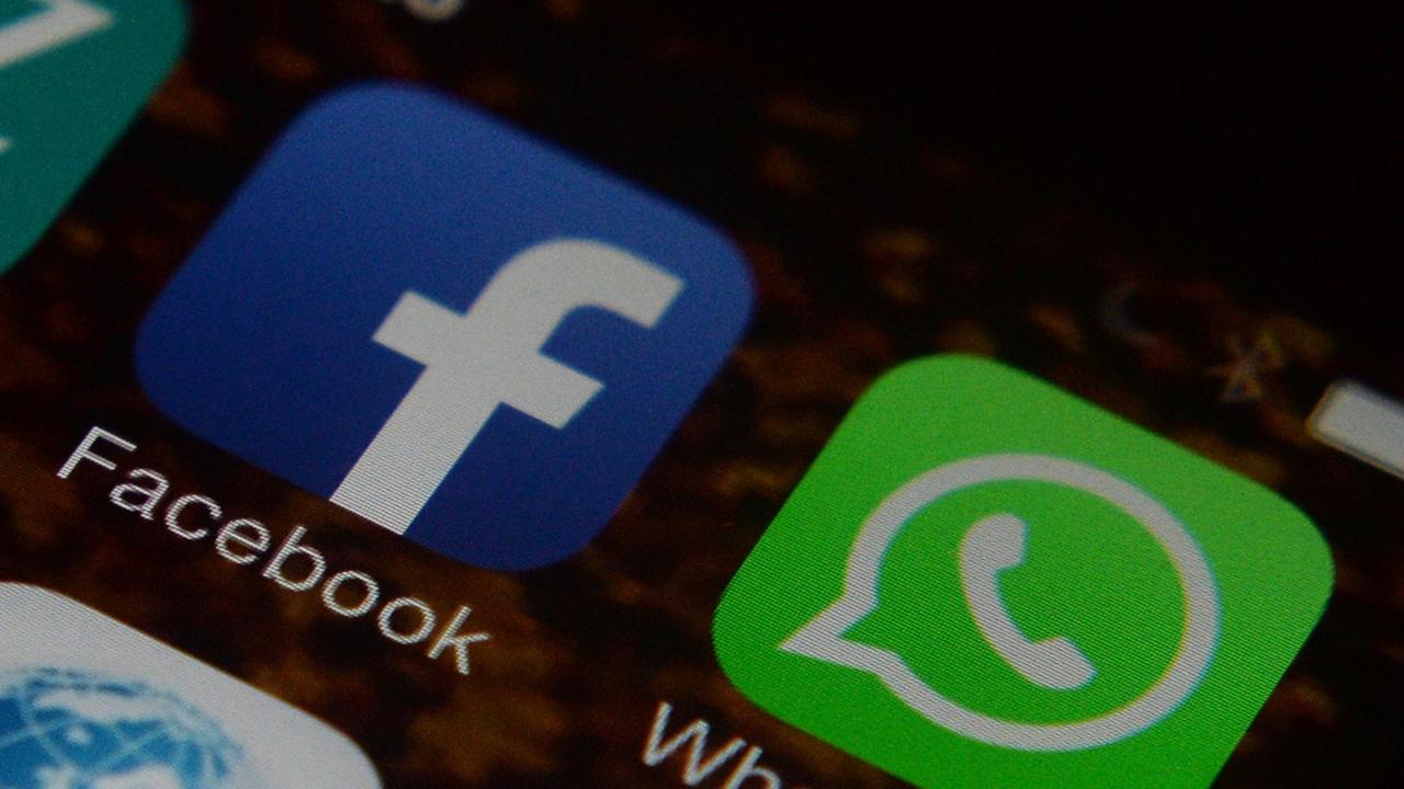 Apps von Facebook und Whats App auf einem Smartphone Apps von Facebook und Whats App auf einem Smartphone