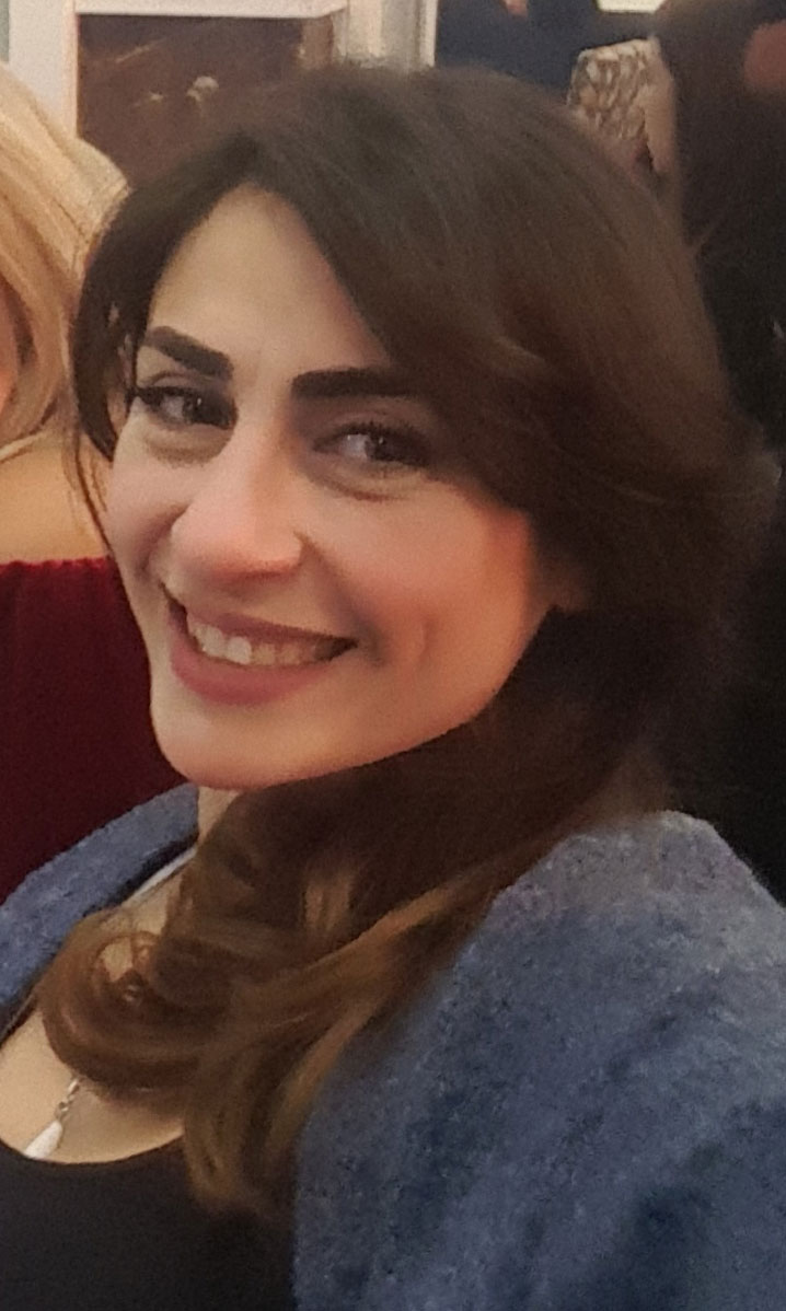 Die Syrerin Dona Abboud sammelte für ihre Abschlussarbeit "Out of Syria, inside Facebook" Fotografien, die Syrer auf Facebook gepostet haben. 
