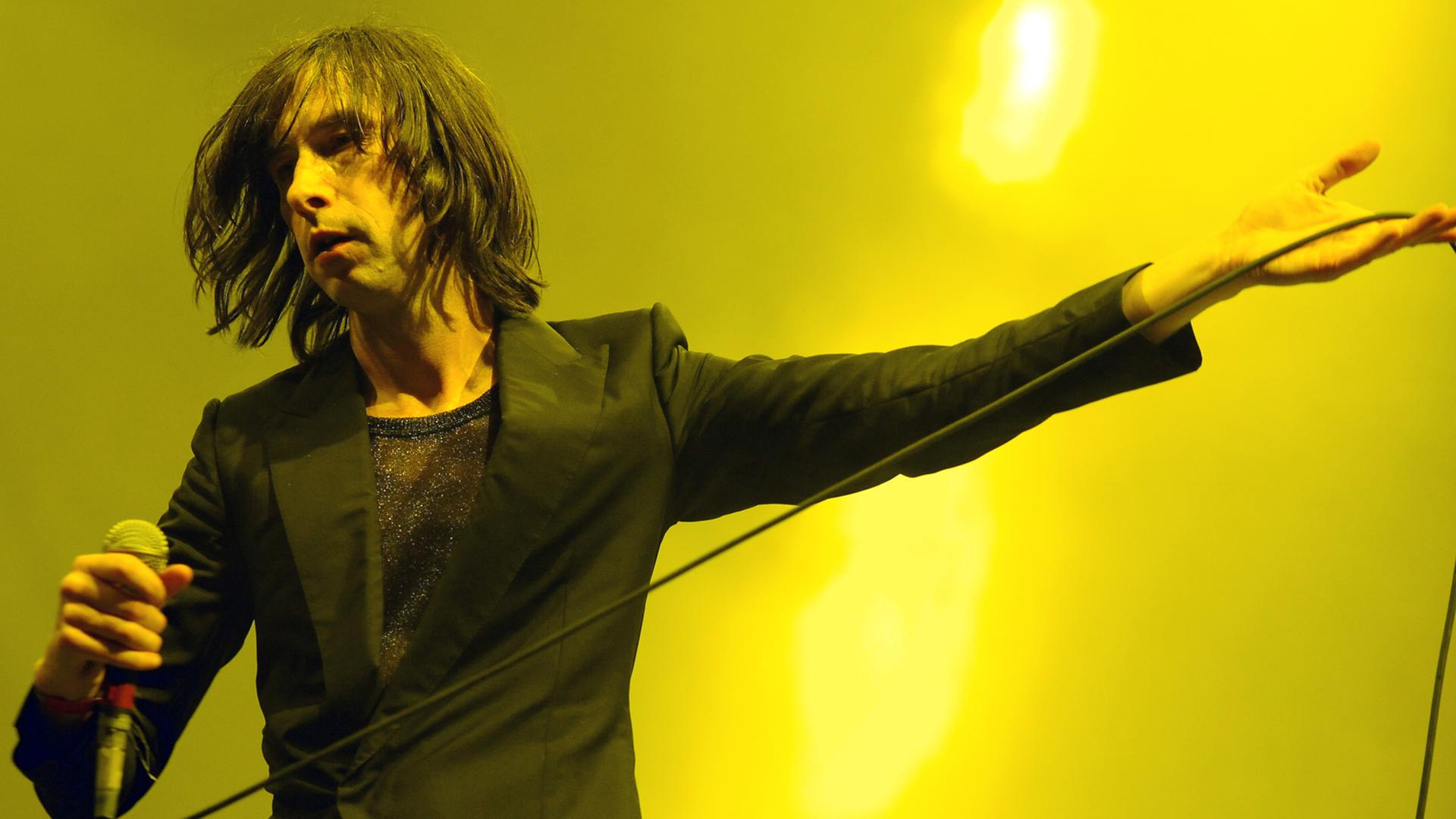 Der Sänger Bobby Gillespie der schottische Band Primal Scream, aufgenommen beim Berlin Festival 2011