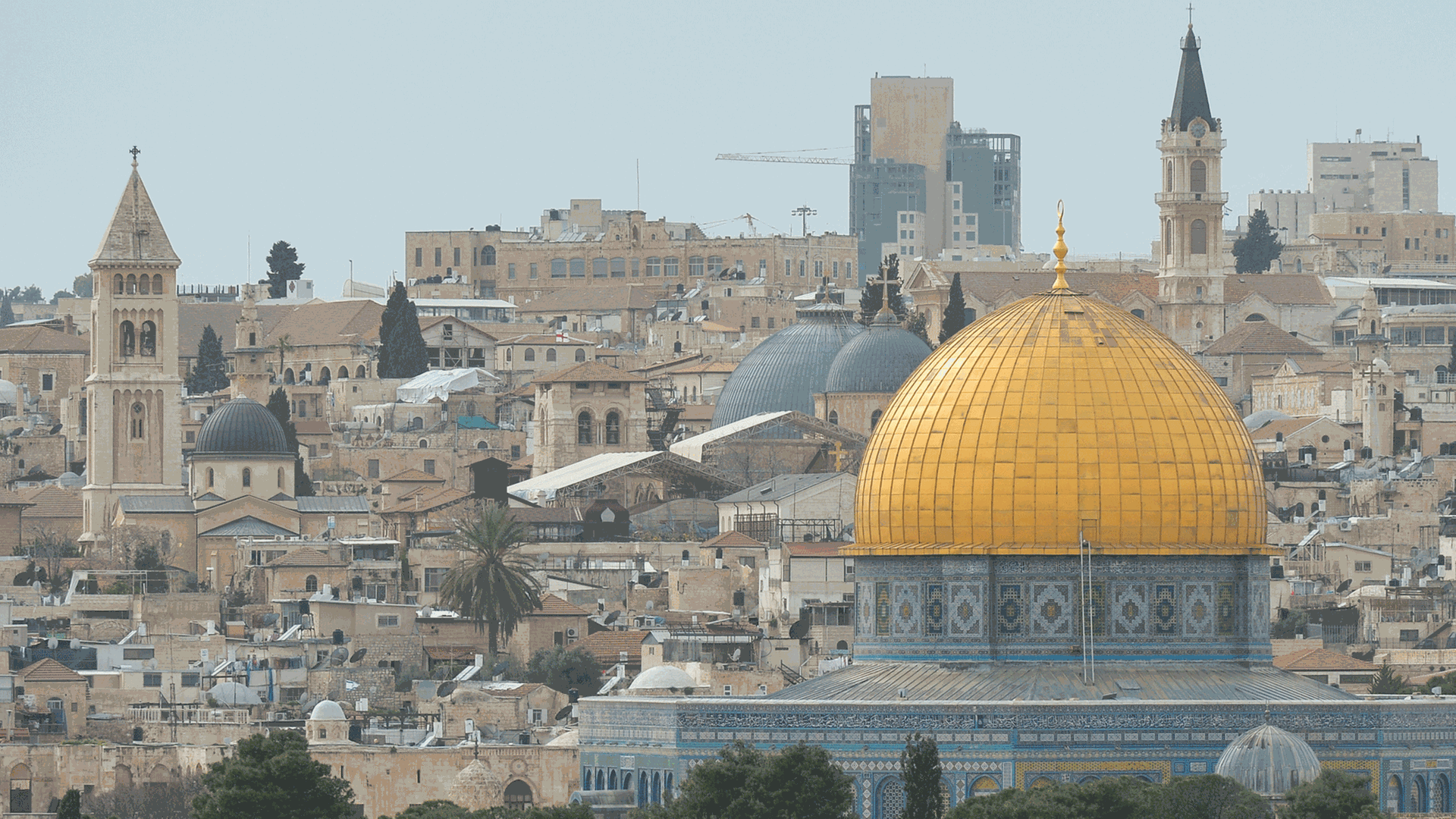 Ein Blick auf die Jerusalemer Altstadt mit der Kirche des Heiligen Grabes. Ein Blick auf die Jerusalemer Altstadt mit der Kirche des Heiligen Grabes.