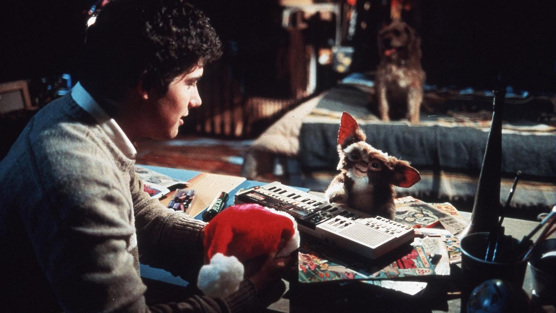 Schauspieler Zach Galligan als Billie Peltzer im Film "Gremlins" (USA 1984) Schauspieler Zach Galligan als Billie Peltzer im Film "Gremlins" (USA 1984)