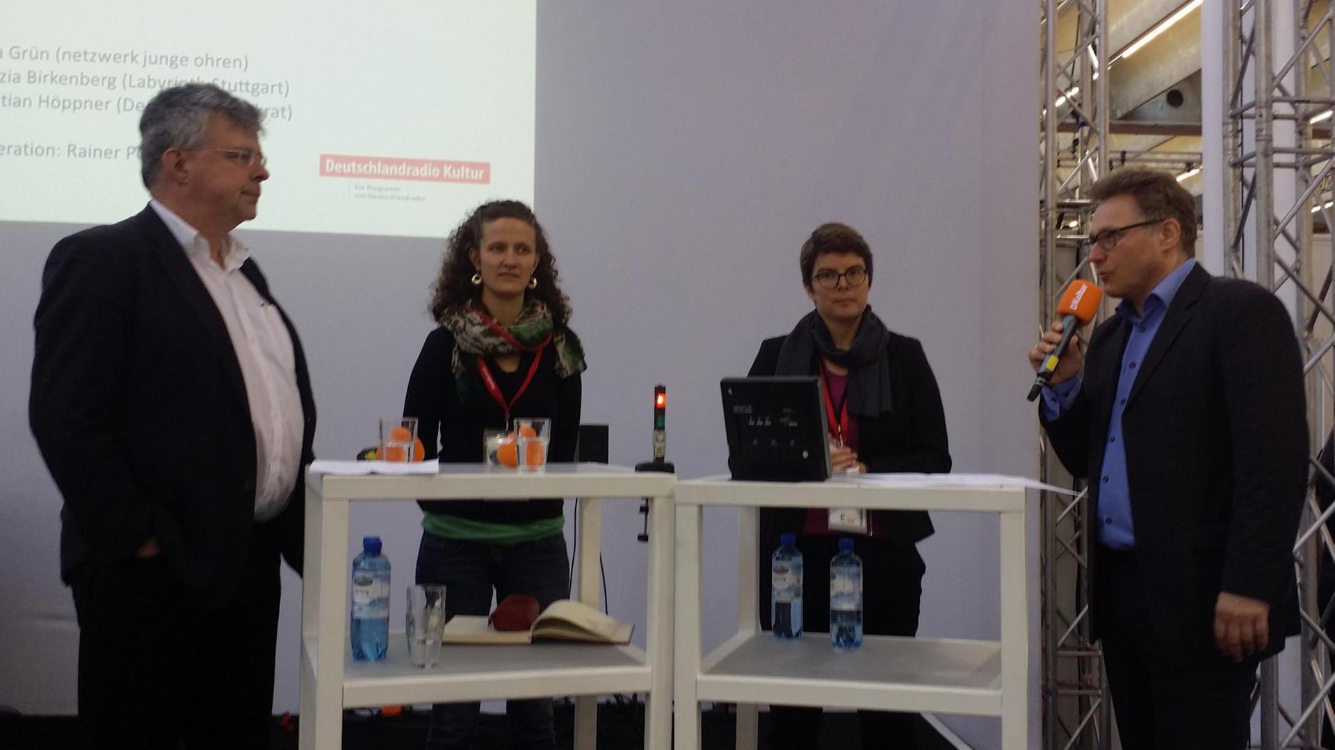 Mit Lydia Grün, Patrizia Birkenberg, Christian Höppner, Moderation: Rainer Pöllmann Mit Lydia Grün, Patrizia Birkenberg, Christian Höppner, Moderation: Rainer Pöllmann