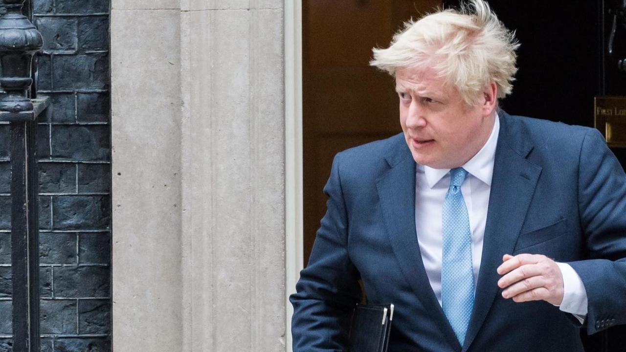 Der britische Premierminister Boris Johnson vor Downing Street 10 Der britische Premierminister Boris Johnson vor Downing Street 10