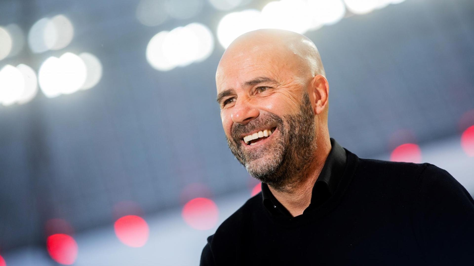 Trainer Bosz verlängert seinen Vertrag in Leverkusen bis 2022. (ARCHIV - 26.10.2019) Trainer Bosz verlängert seinen Vertrag in Leverkusen bis 2022. (ARCHIV - 26.10.2019)