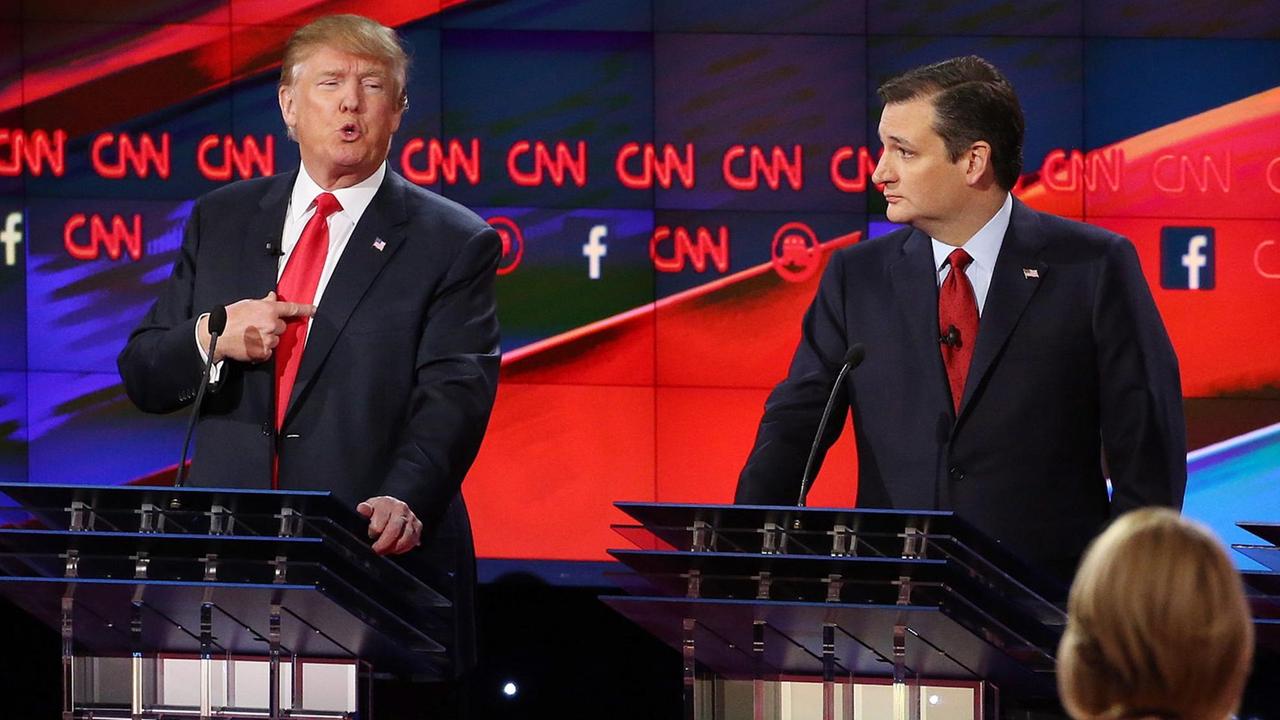 Donald Trump und Ted Cruz während einer Debatte in Las Vegas 2016. Donald Trump und Ted Cruz während einer Debatte in Las Vegas 2016.