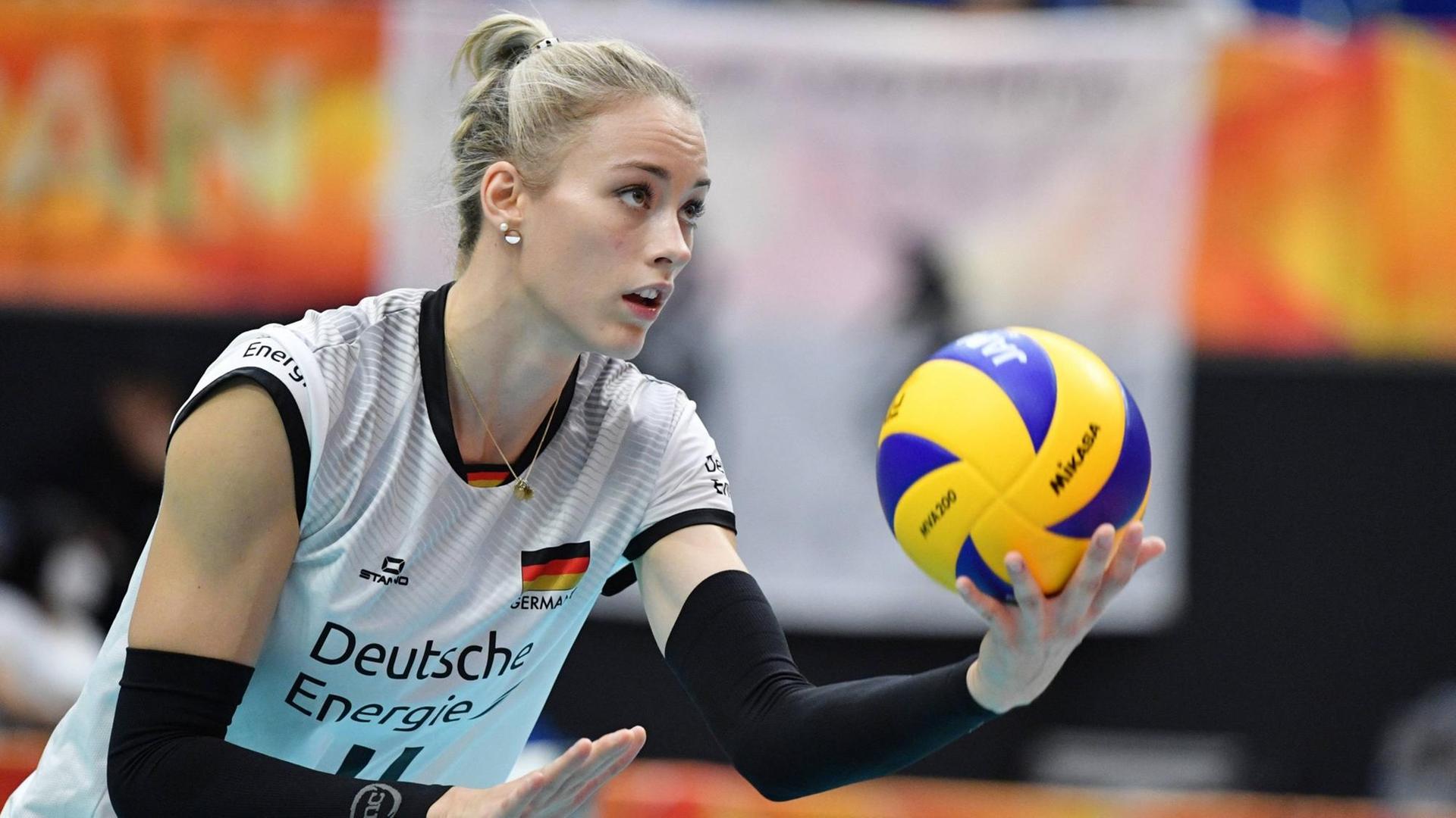 Die Volleyballerin Louisa Lippmann Die Volleyballerin Louisa Lippmann