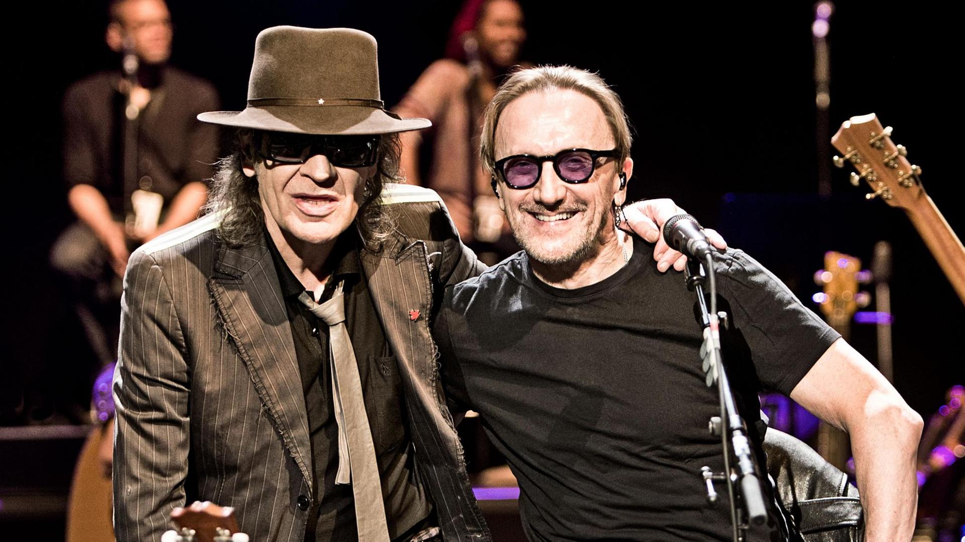 Die Musiker Marius Müller-Westernhagen (l.) und Udo Lindenberg bei der Generalprobe zu "MTV Unplugged" Die Musiker Marius Müller-Westernhagen (l.) und Udo Lindenberg bei der Generalprobe zu "MTV Unplugged"