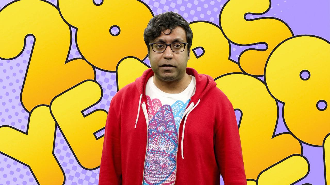 Der Stand-up-Comedian Hari Kondabolu vor dem Schriftzug "28 years" (28 Jahre). Der Stand-up-Comedian Hari Kondabolu vor dem Schriftzug "28 years" (28 Jahre).