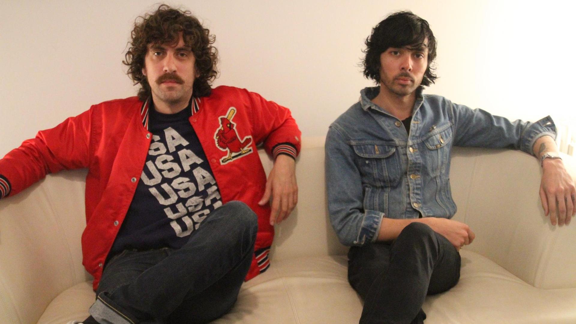 Das französische DJ-Duo Justice, bestehend aus Gaspard Augé und Xavier de Rosnay. Das französische DJ-Duo Justice, bestehend aus Gaspard Augé und Xavier de Rosnay.