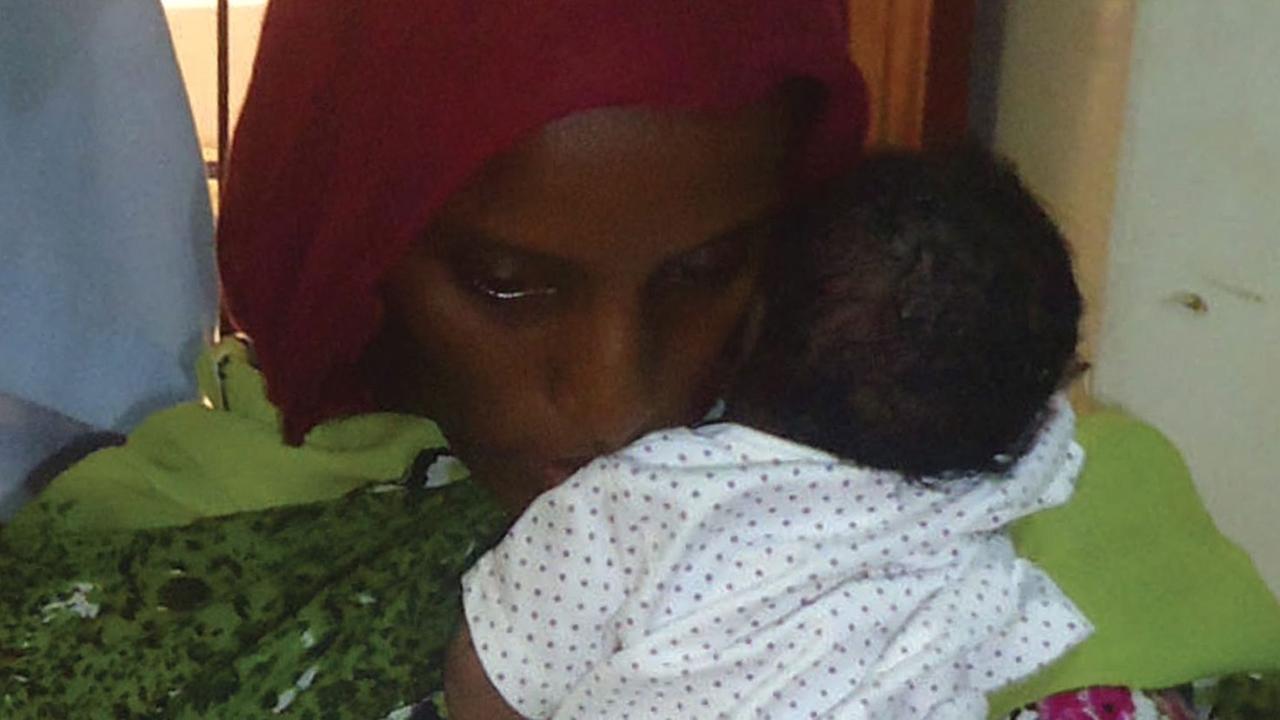 Meriam Ibrahim und ihre frisch geborene Tochter - im Gefängnis Meriam Ibrahim und ihre frisch geborene Tochter - im Gefängnis