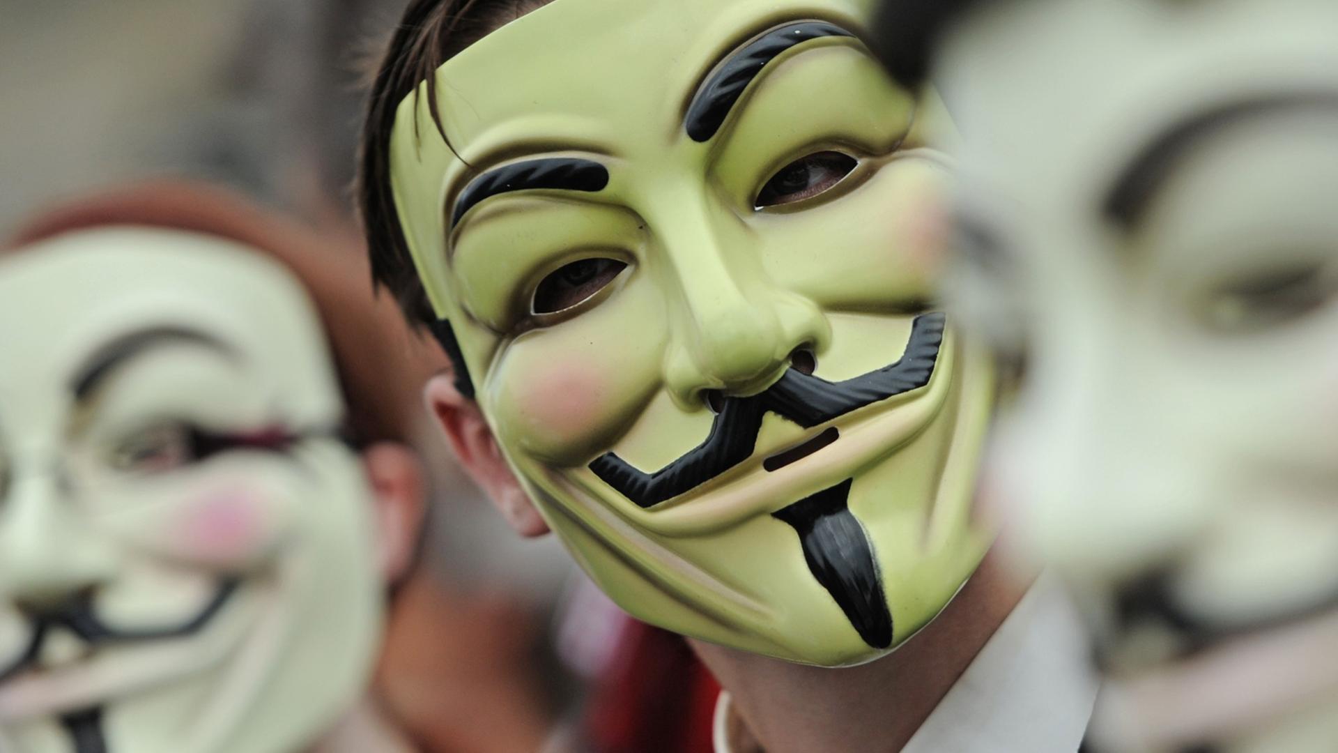 Mehrere Guy-Fawkes-Masken Mehrere Guy-Fawkes-Masken