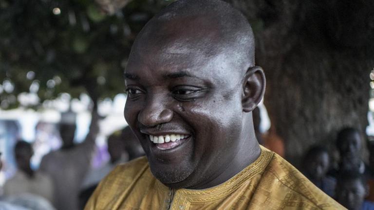 Adama Barrow, der neue Staatspräsident Gambias, hat eine eigene Migrationsgeschichte. Adama Barrow, der neue Staatspräsident Gambias, hat eine eigene Migrationsgeschichte.