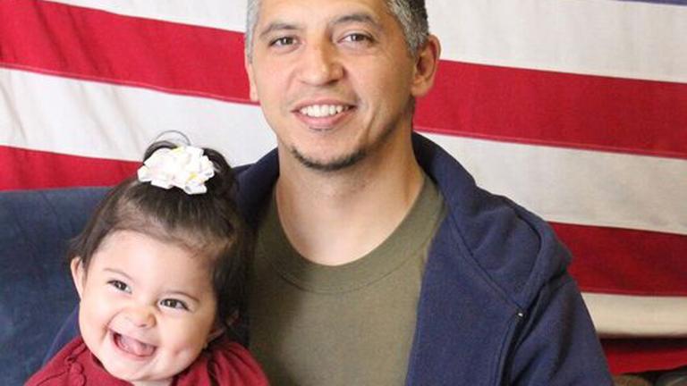 Mauricio Hernández mit seiner Tochter Emily Mauricio Hernández mit seiner Tochter Emily