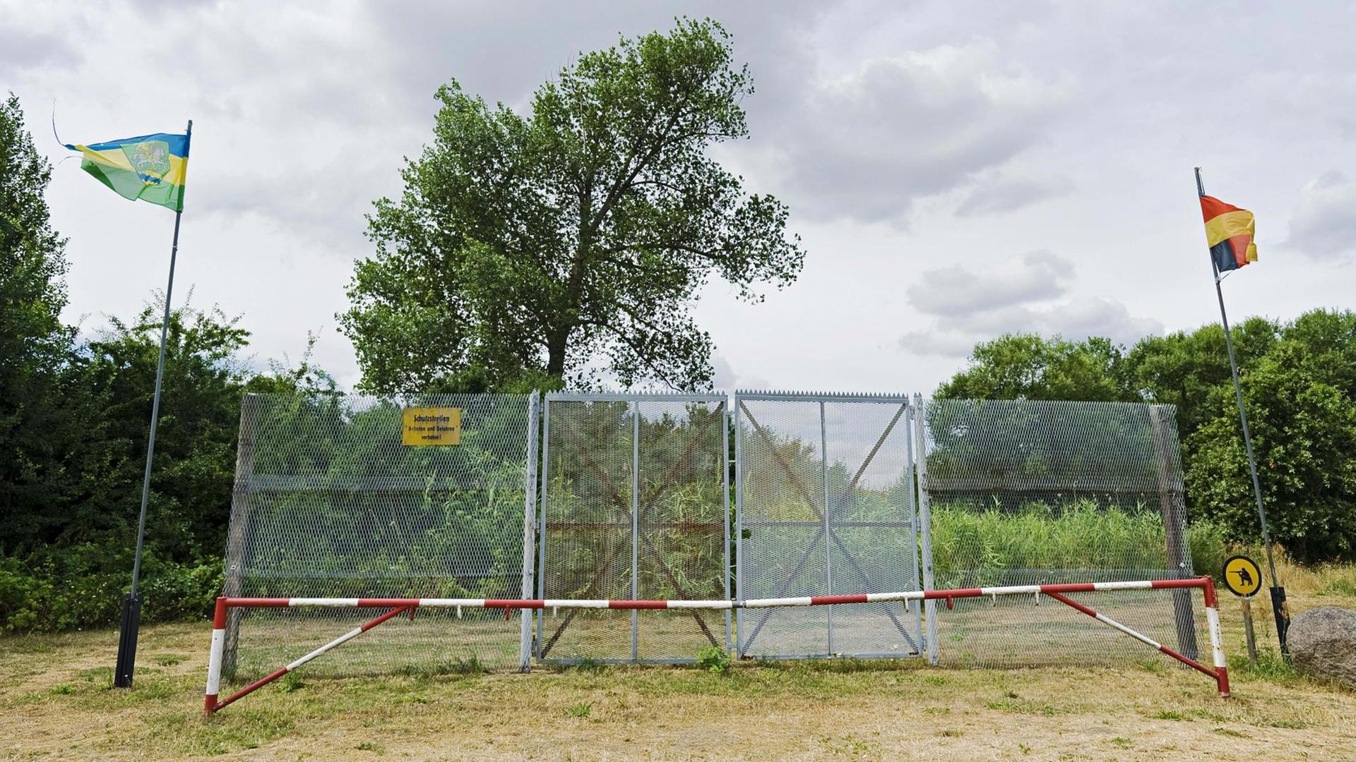 Das ehemalige Eingangstor nach Rüterberg, das von 1967 bis 1989 komplett abgeriegelt war. Das ehemalige Eingangstor nach Rüterberg, das von 1967 bis 1989 komplett abgeriegelt war.