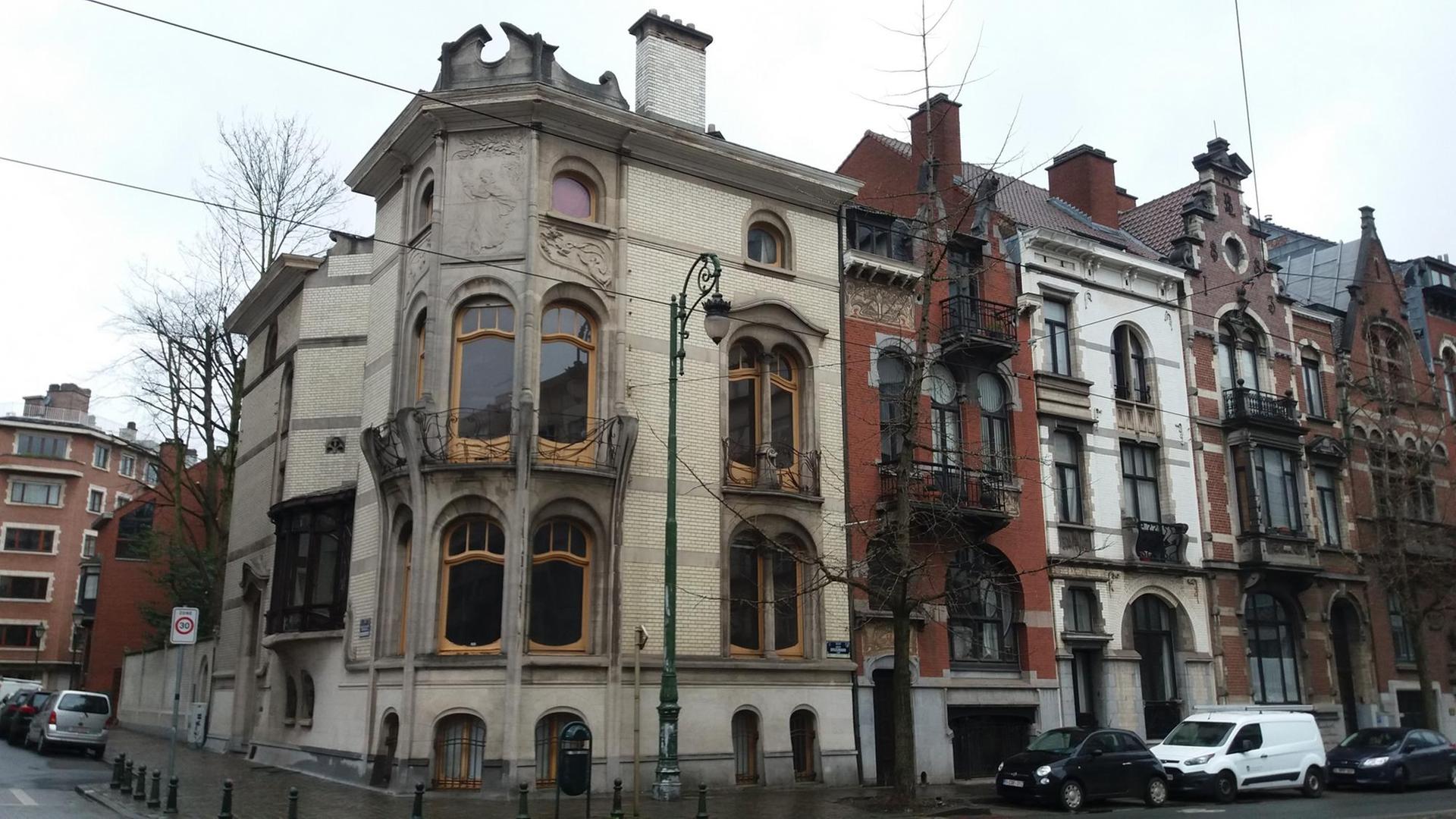 Art Nouveau - Architektur im Brüsseler Stadtteil Ixelles Art Nouveau - Architektur im Brüsseler Stadtteil Ixelles