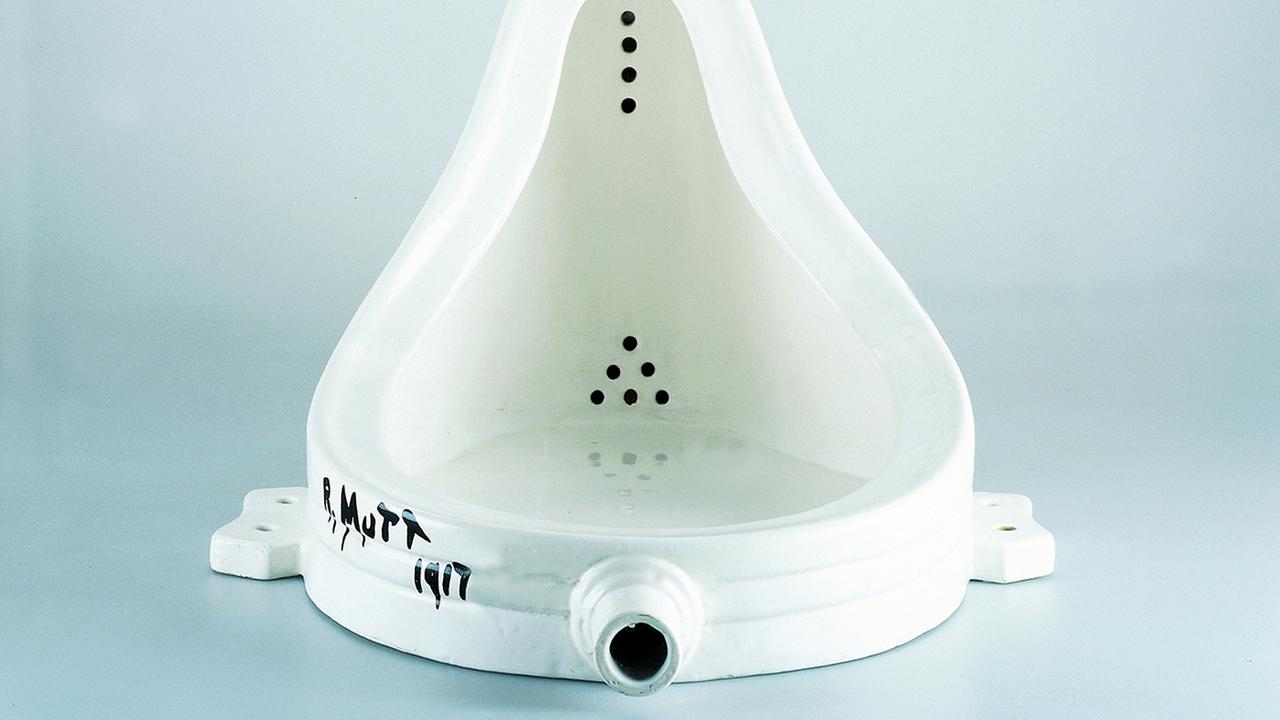 Marcel Duchamp, "Fountain", 1917 / Replikat 1964, Keramik; The Israel Museum, Jerusalem Marcel Duchamp, "Fountain", 1917 / Replikat 1964, Keramik; The Israel Museum, Jerusalem