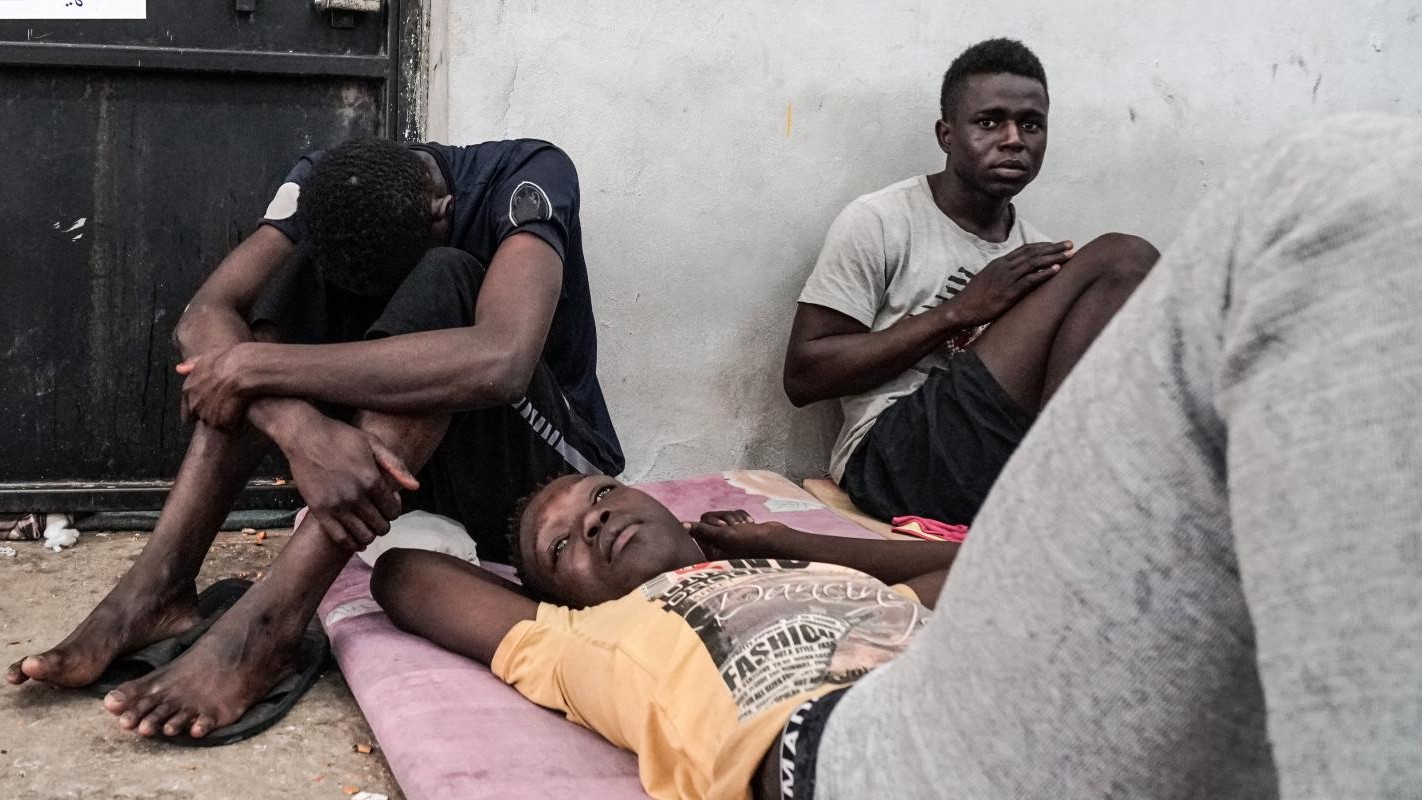 Nackte junge frauen in Abidjan