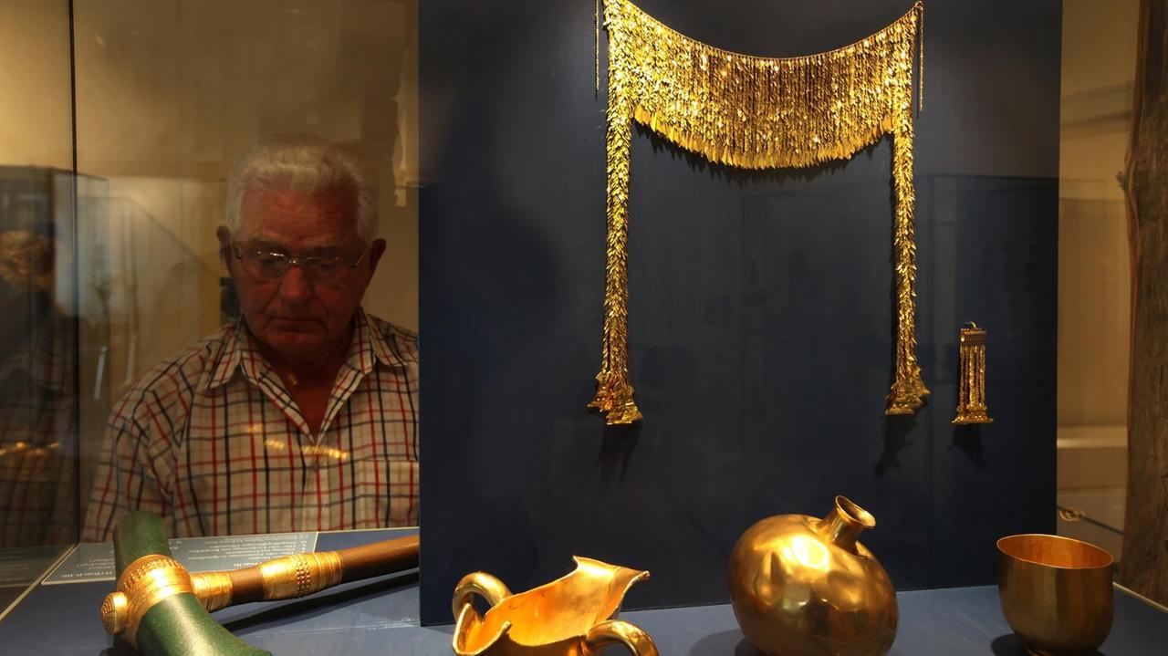 Nachbildung des berühmten Diadems aus dem "Schatz des Priamos" im Schliemann-Museum in Ankershagen Nachbildung des berühmten Diadems aus dem "Schatz des Priamos" im Schliemann-Museum in Ankershagen