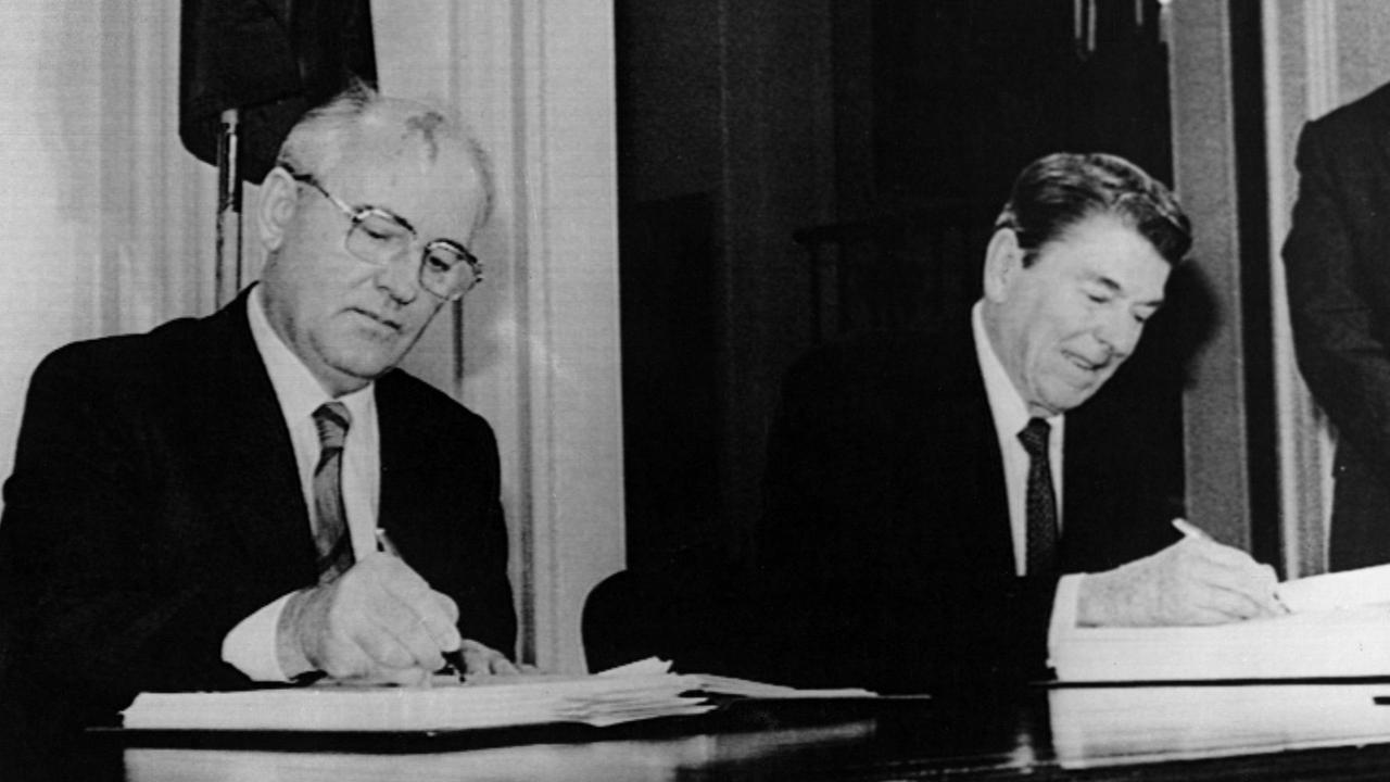 8. Dezember 1987: Reagan und Gorbatschow setzen den INF-Vertrag in Kraft