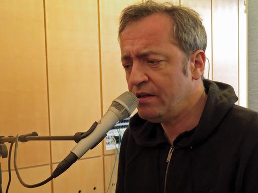 Reinald Grebe im Funkhaus von Deutschlandradio Kultur