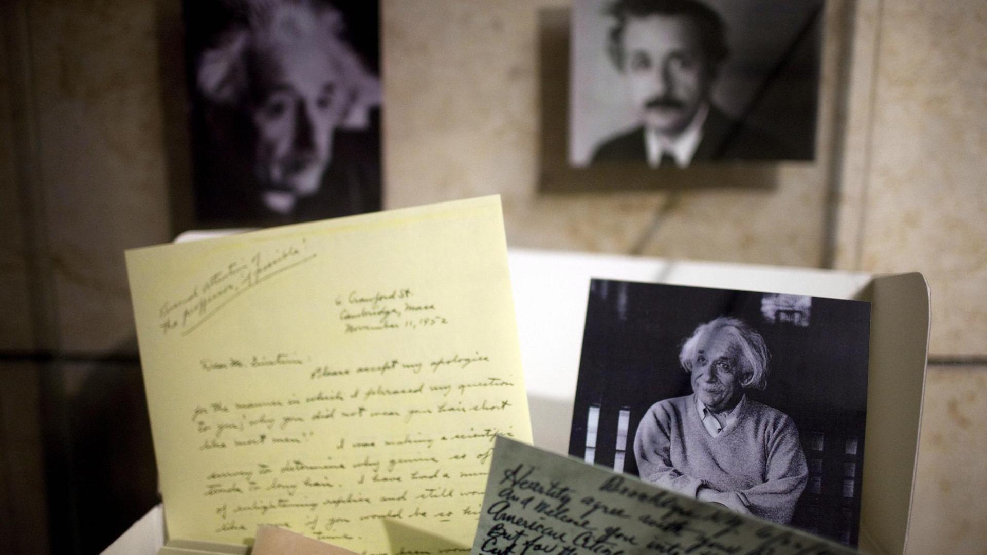 Fotos und Dokumente im Albert-Einstein-Archiv der Hebräischen Universität von Jerusalem Fotos und Dokumente im Albert-Einstein-Archiv der Hebräischen Universität von Jerusalem