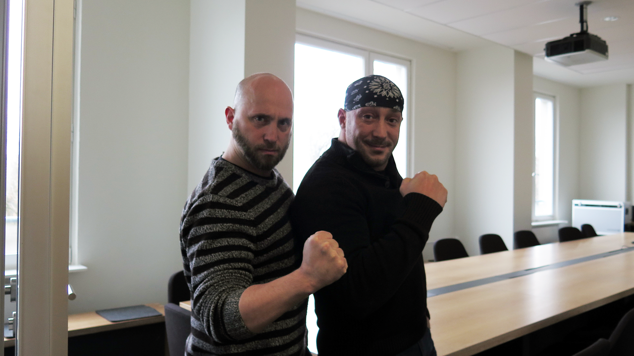 Crazy Sexy Mike aka Hussen und sein Bruder Ahmed Chaer (rechts) im Deutschlandradio Kultur Studio. Crazy Sexy Mike aka Hussen und sein Bruder Ahmed Chaer (rechts) im Deutschlandradio Kultur Studio.