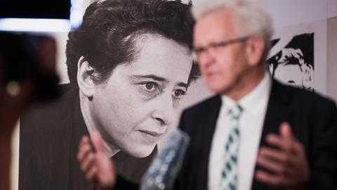 Winfried Kretschmann bei der Ausstellung "Hannah Arendt und das 20. Jahrhundert" im Deutschen Historischen Museum in Berlin.