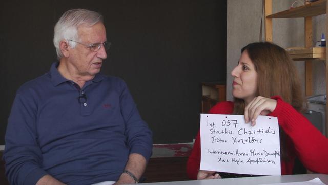 Efstathios Chaitidis mit seiner Interviewerin Anna Maria Droumpouki